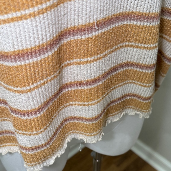 American Eagle Striped Mustard and White Women's Slouchy Waffle Top - Picture 5 of 8